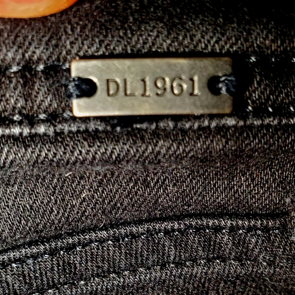 DL1961 Florence Insta Sculpt Distressed Black Jean - Picture 9 of 16